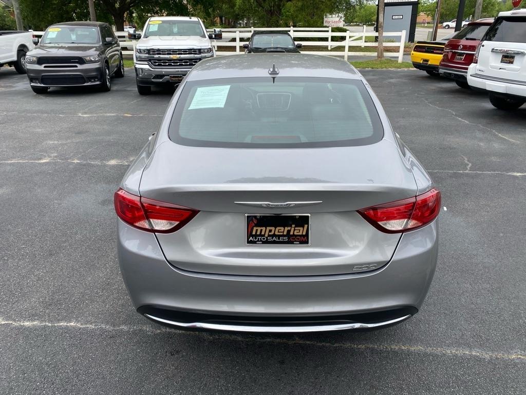 Chrysler 200  2017
