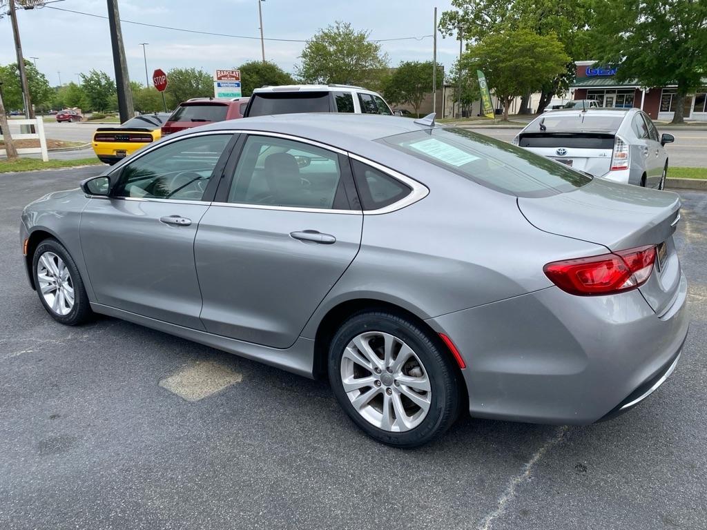 Chrysler 200  2017