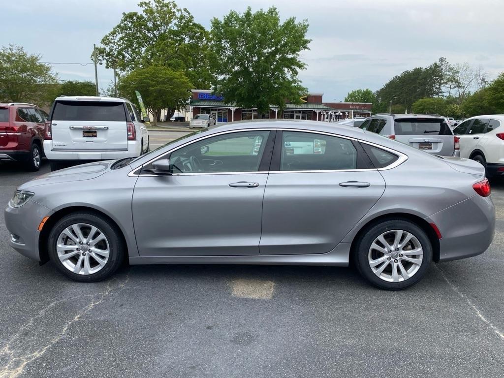 Chrysler 200  2017