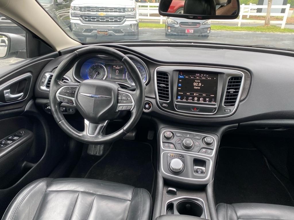 Chrysler 200  2017