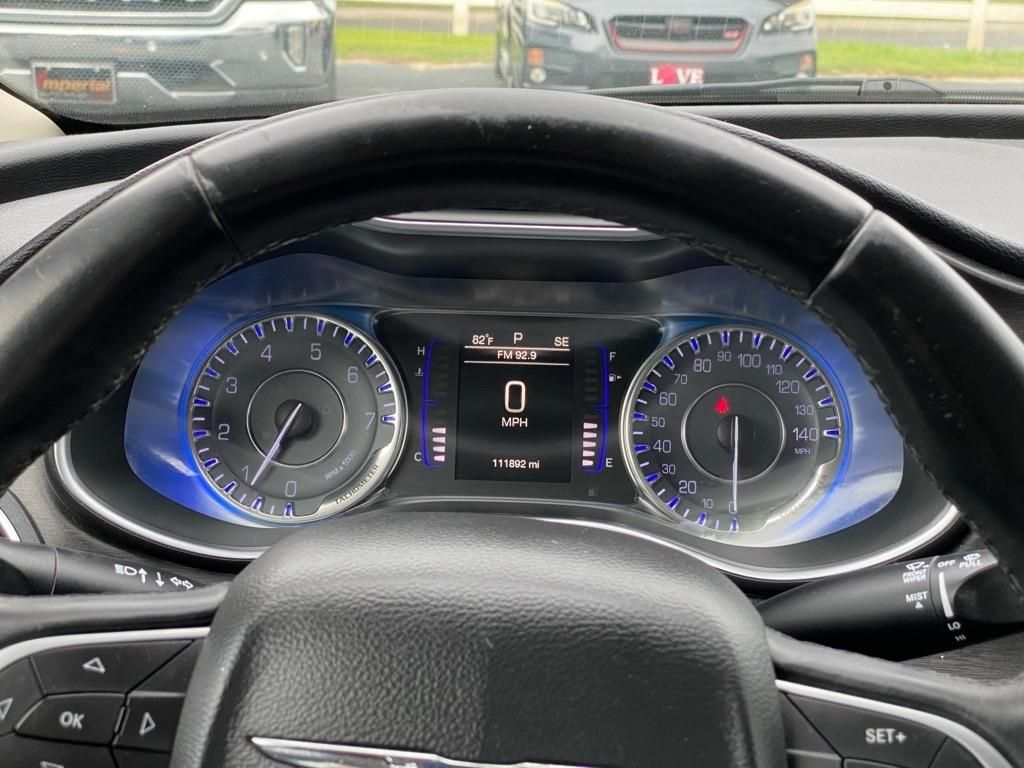 Chrysler 200  2017