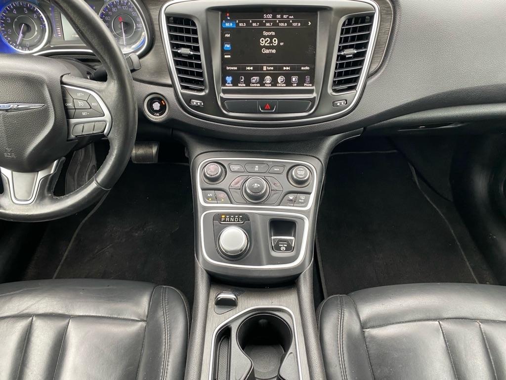 Chrysler 200  2017
