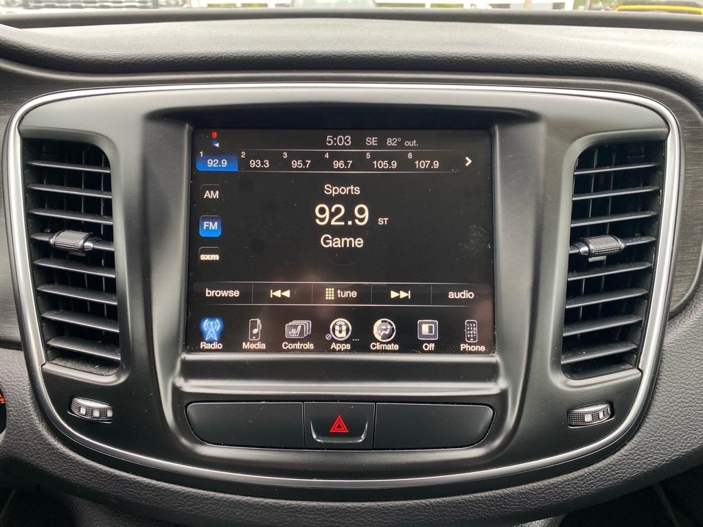 Chrysler 200  2017