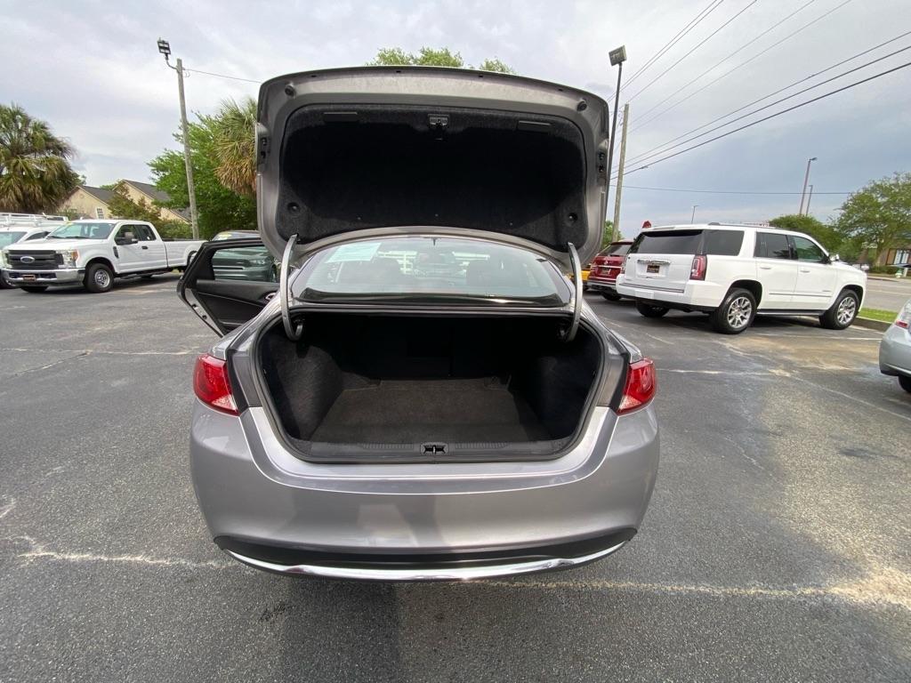 Chrysler 200  2017