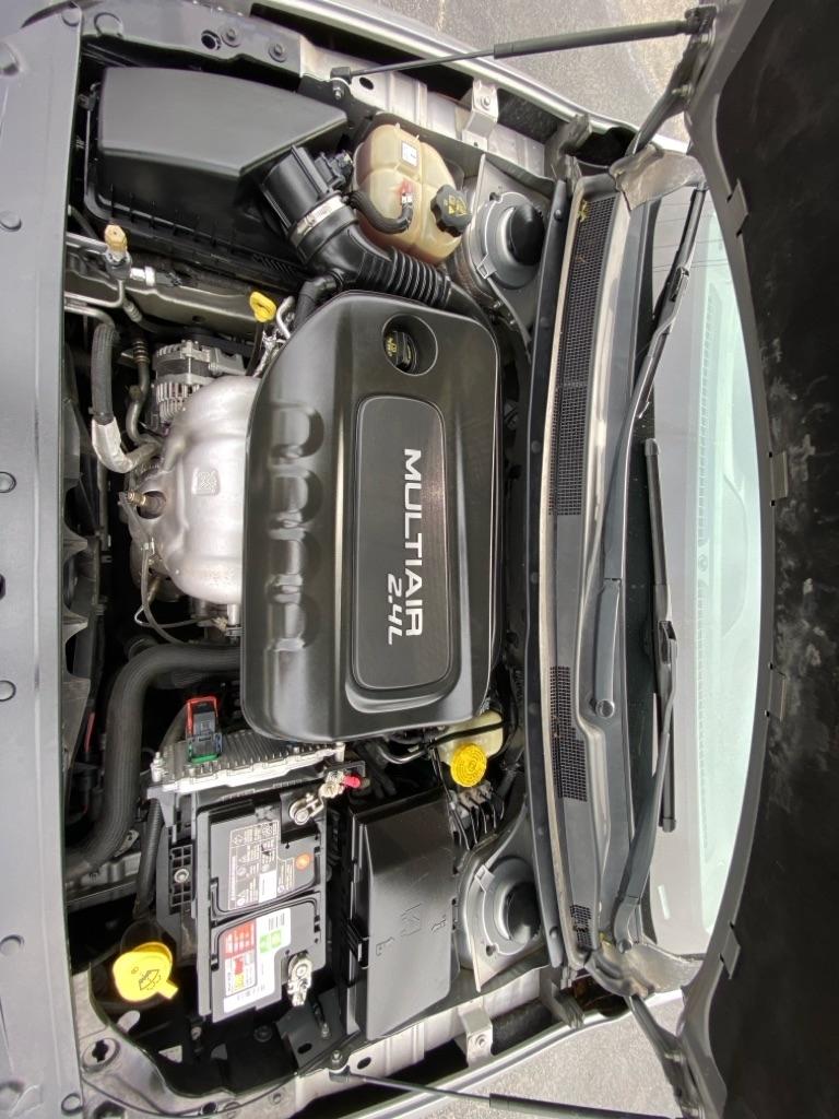 Chrysler 200  2017