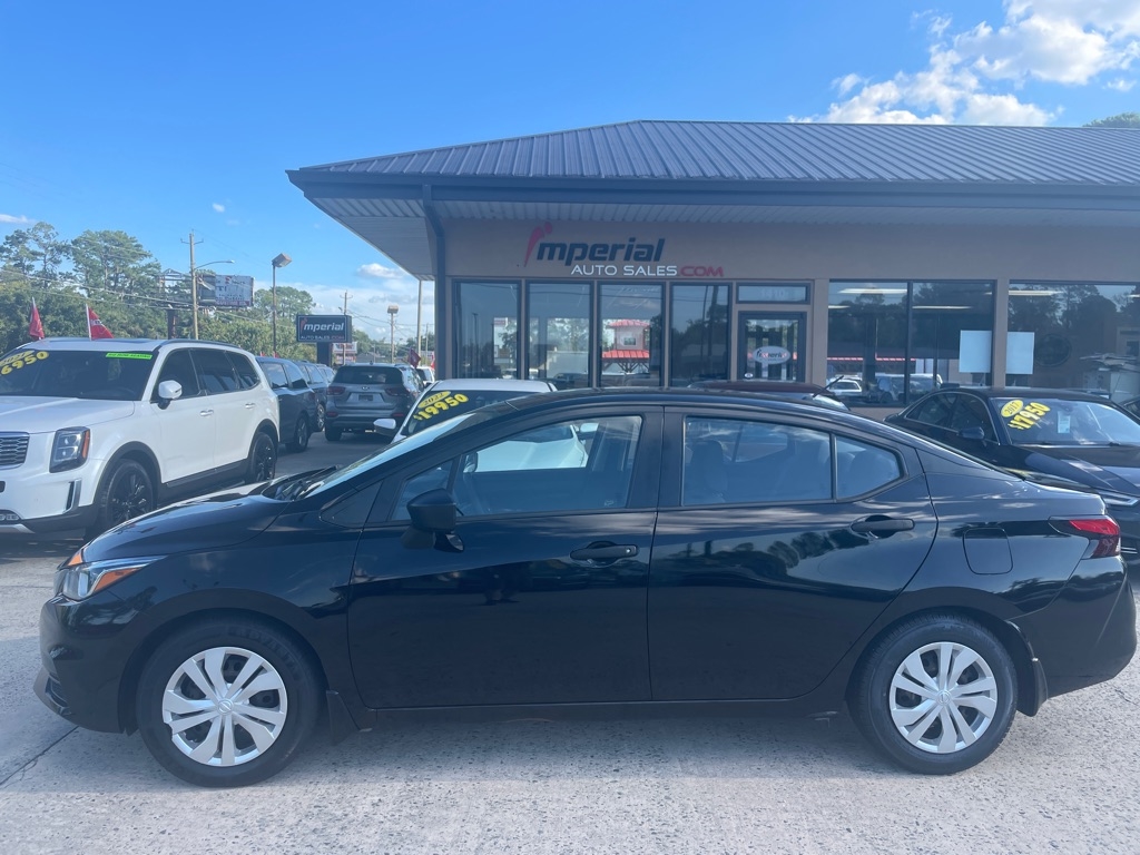 2020 Nissan Versa S photo 2