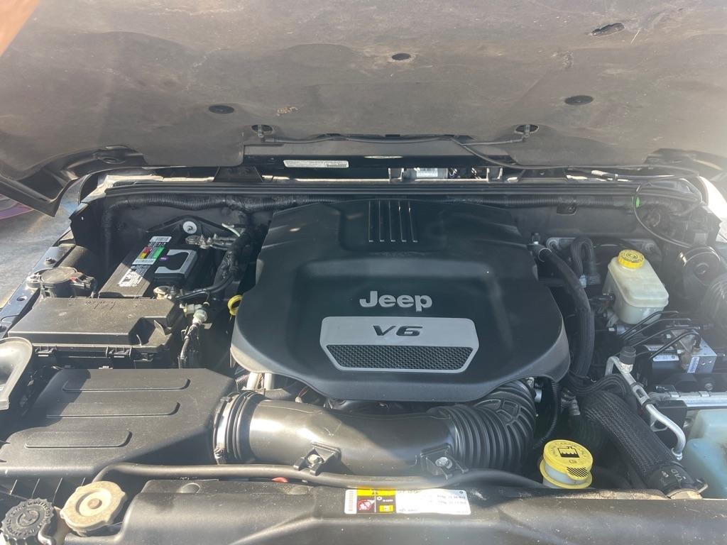 Jeep Wrangler 4WD 2dr Sahara 2014