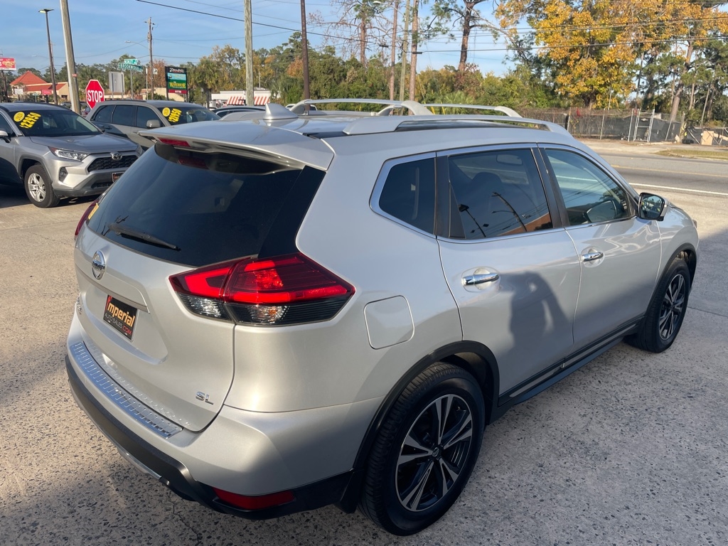 2017 Nissan Rogue SL photo 4