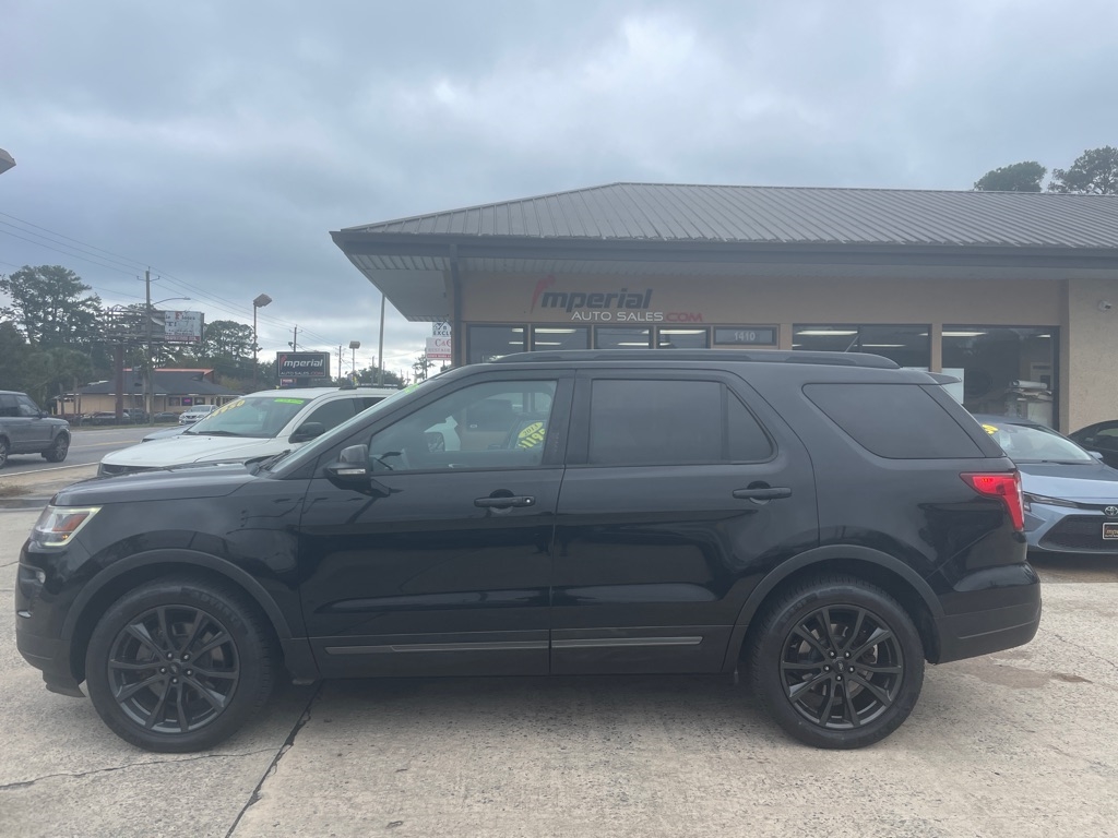 2018 Ford Explorer XLT photo 2