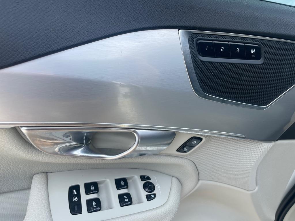 Volvo XC90  2017