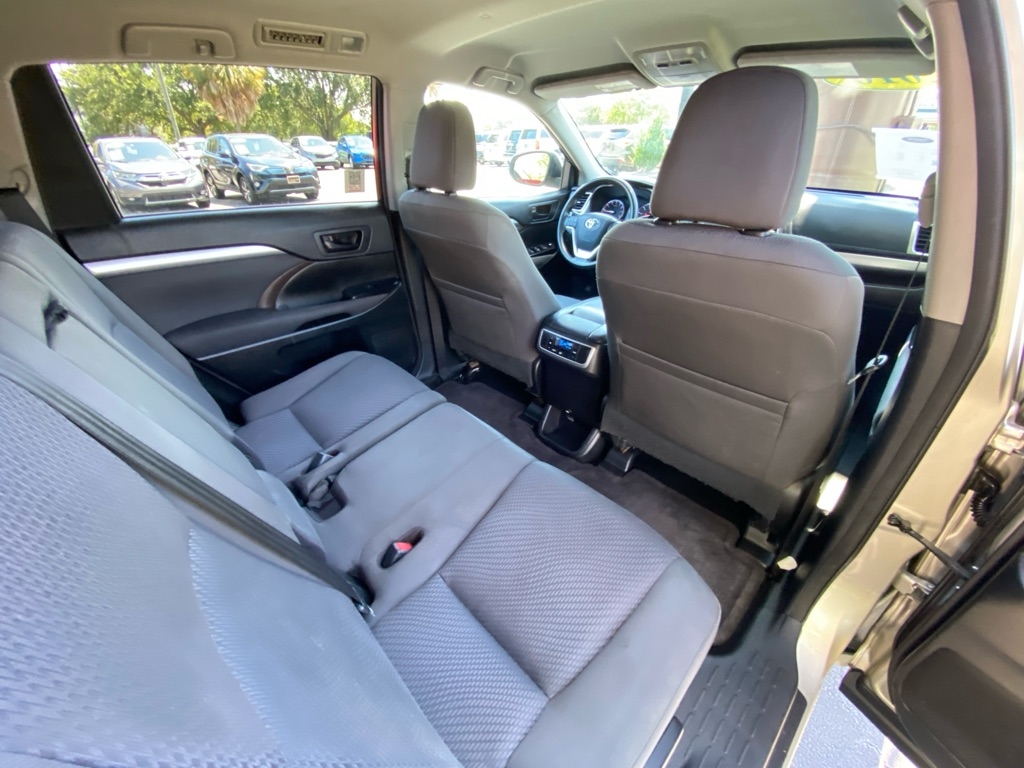 Toyota Highlander  2016