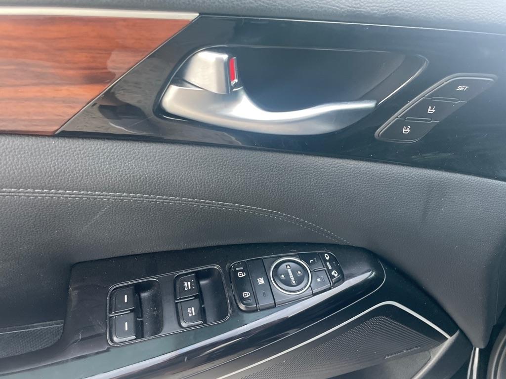 Kia Cadenza  2017
