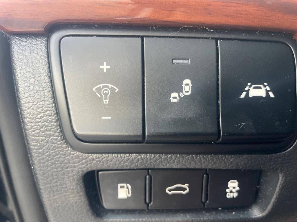 Kia Cadenza  2017