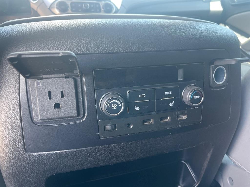 Chevrolet Suburban  2018