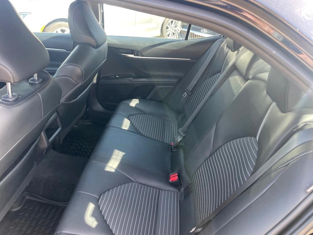 Toyota Camry SE 2020