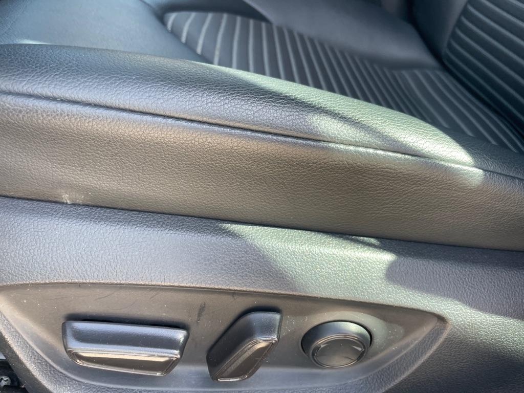 Toyota Camry SE 2020