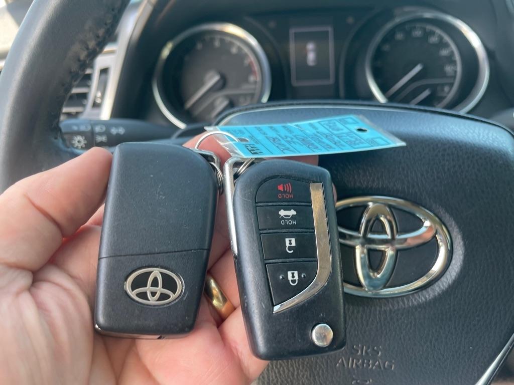 Toyota Camry SE 2020
