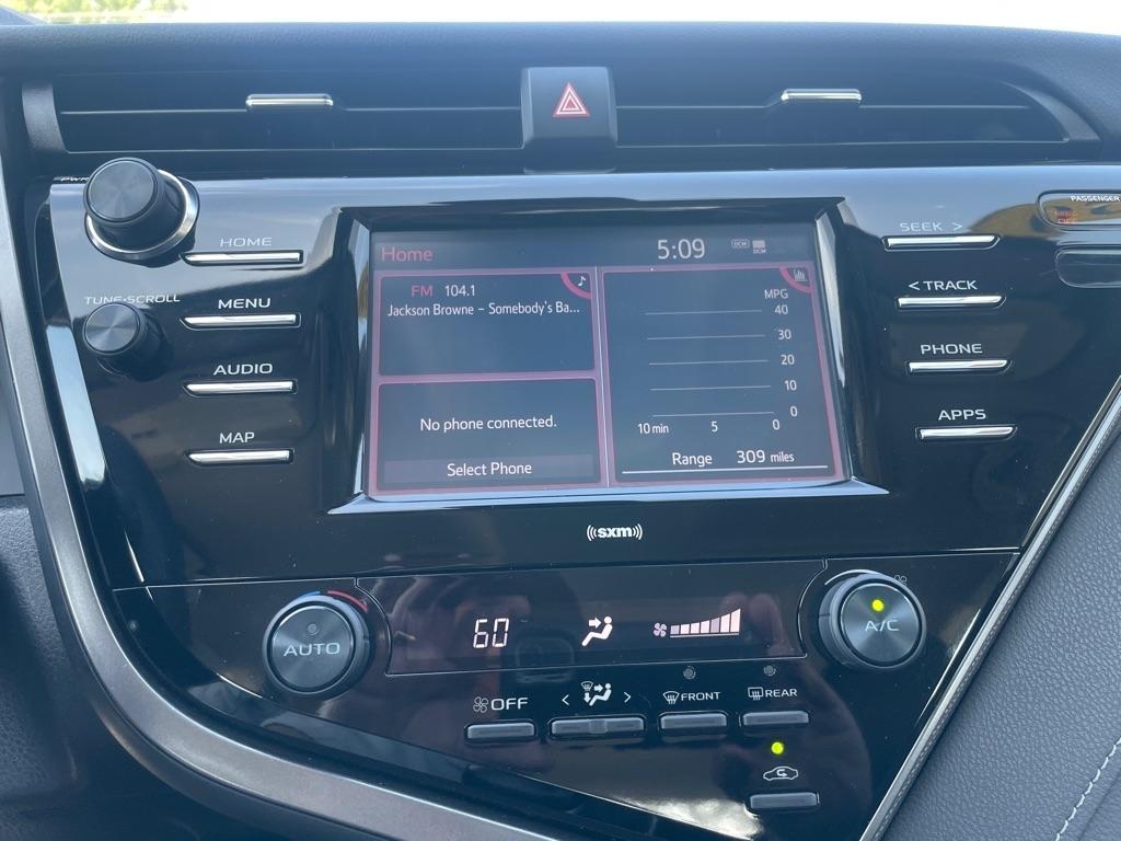 Toyota Camry SE 2020