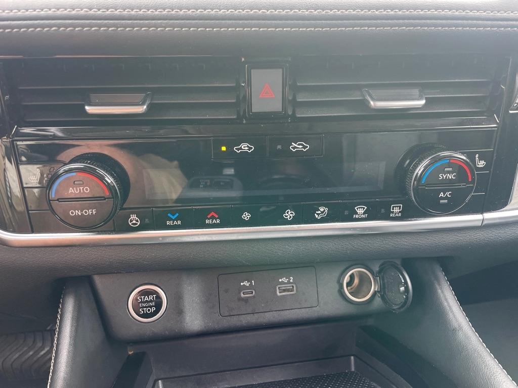 Nissan Rogue  2021