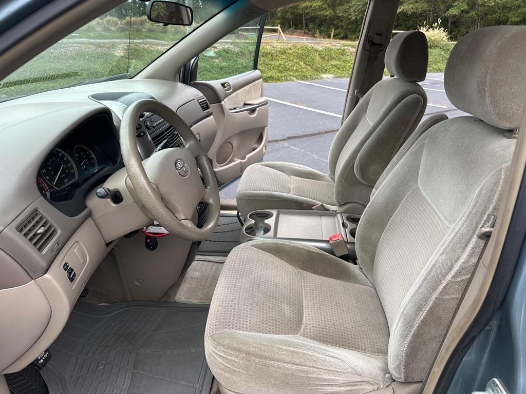 Toyota Sienna  2006