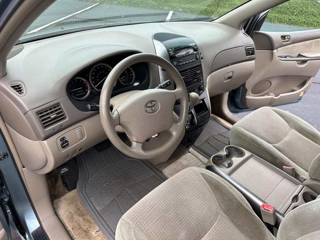 Toyota Sienna  2006
