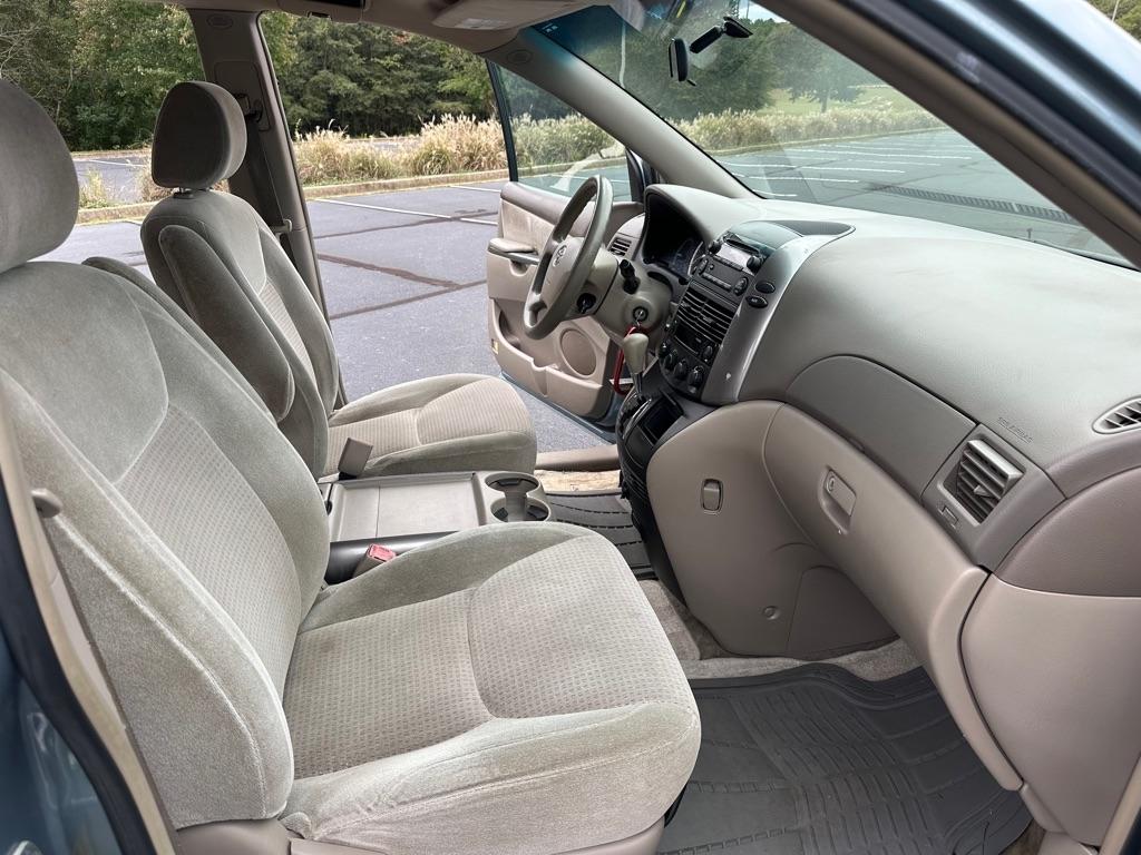 Toyota Sienna  2006