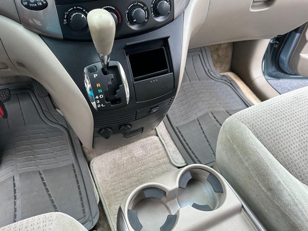 Toyota Sienna  2006
