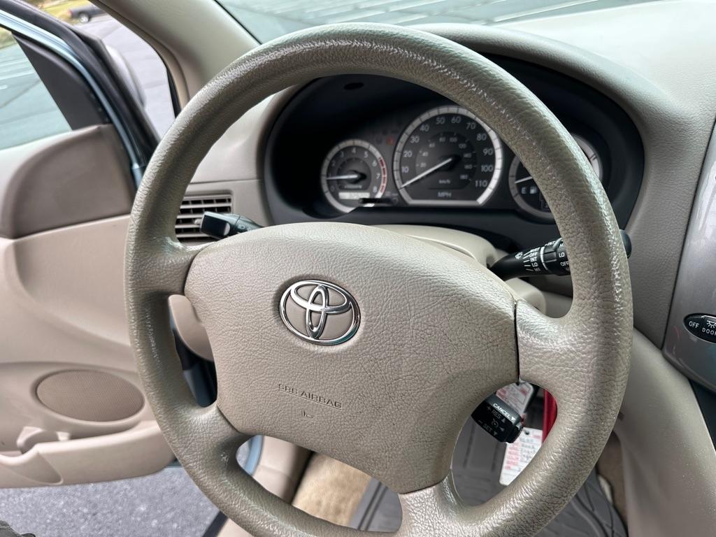 Toyota Sienna  2006