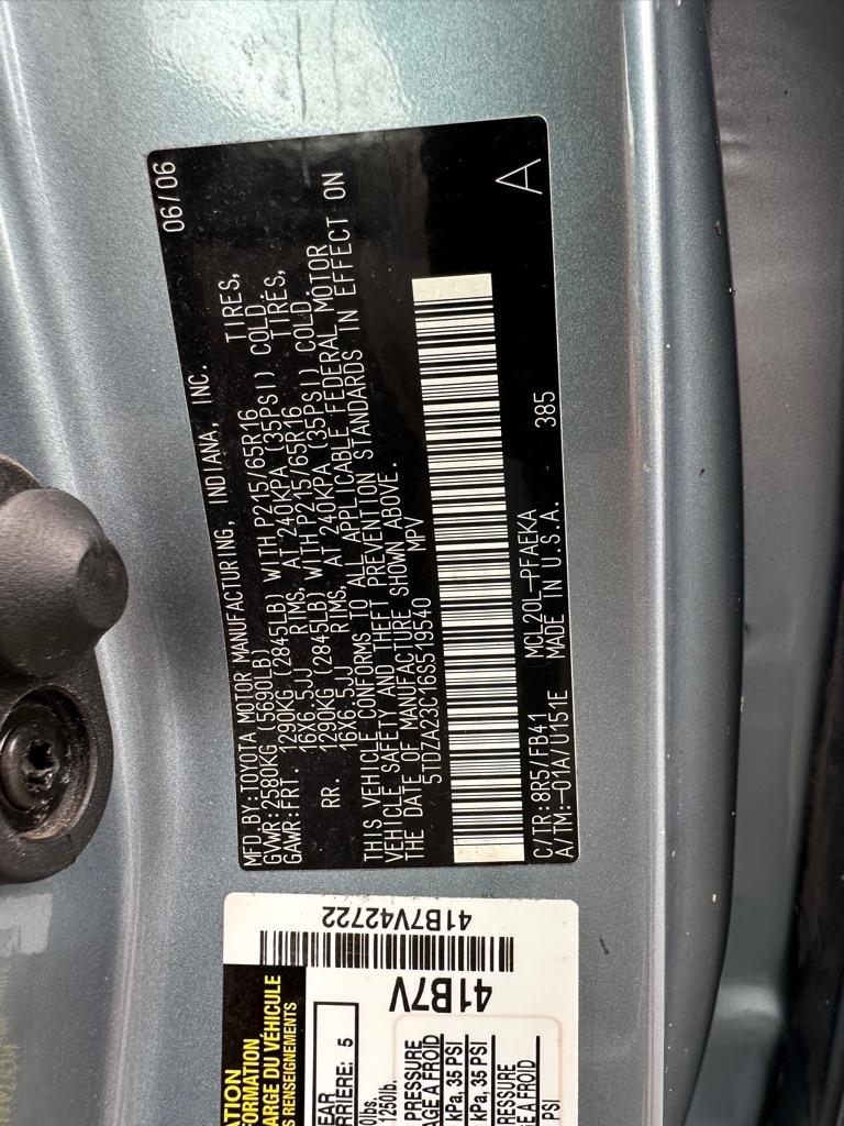 Toyota Sienna  2006