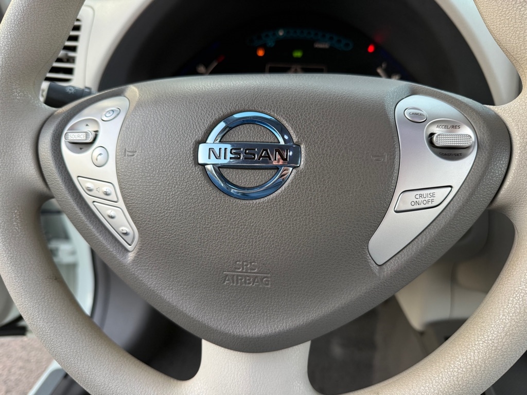 Nissan Leaf SV 2011