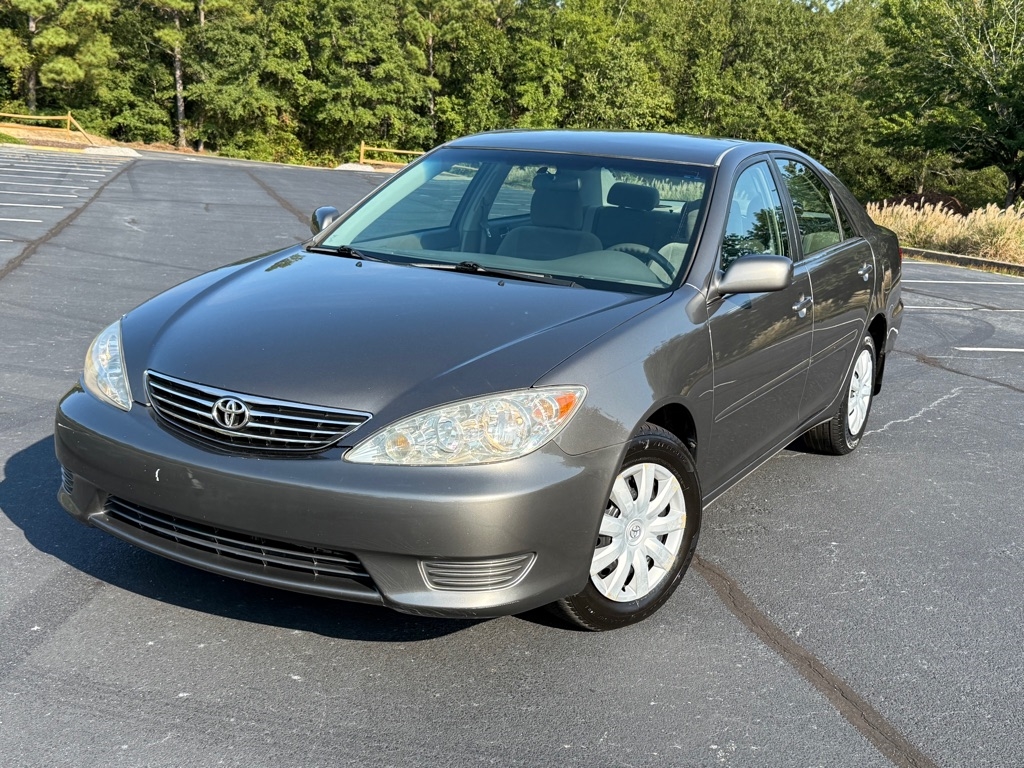 2005 Toyota Camry LE