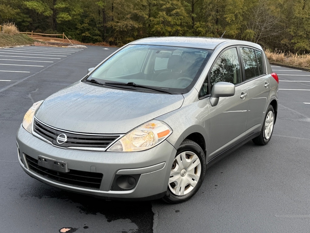 2010 Nissan Versa 1.8 S Hatchback