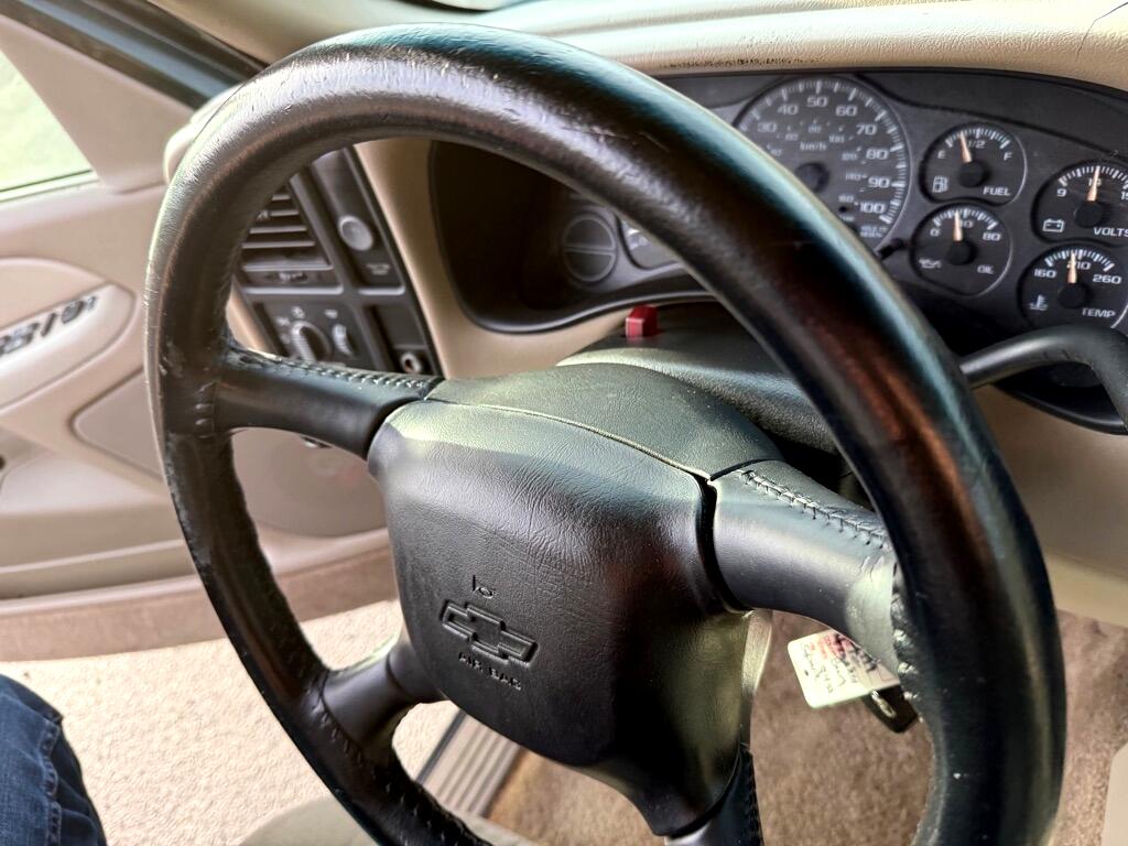 Chevrolet Suburban C1500 2WD 2001