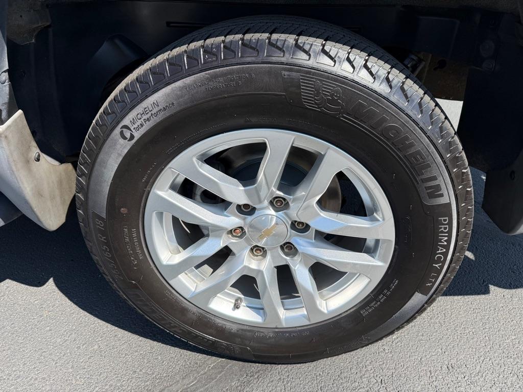 Chevrolet Suburban 1500 4WD 2002