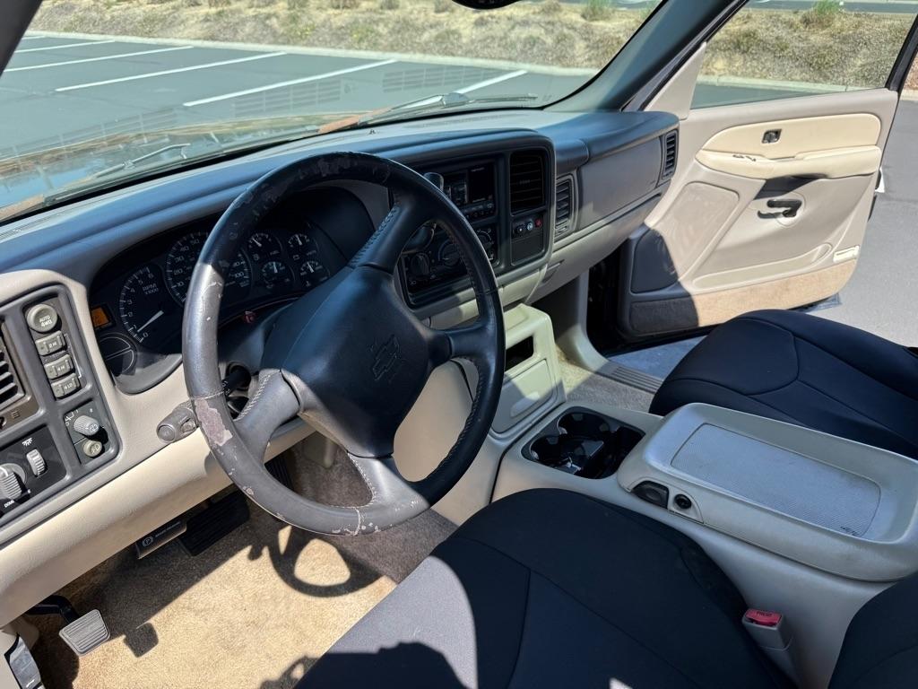 Chevrolet Suburban 1500 4WD 2002