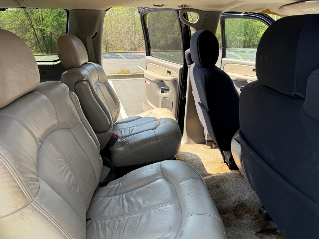 Chevrolet Suburban 1500 4WD 2002