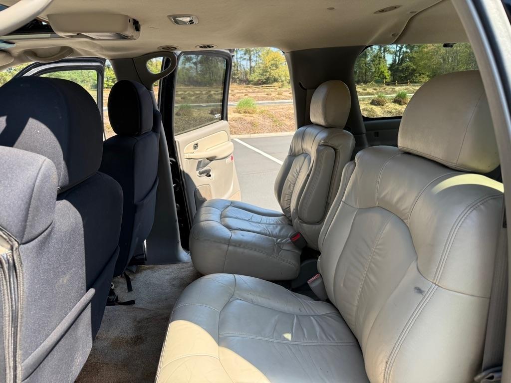 Chevrolet Suburban 1500 4WD 2002