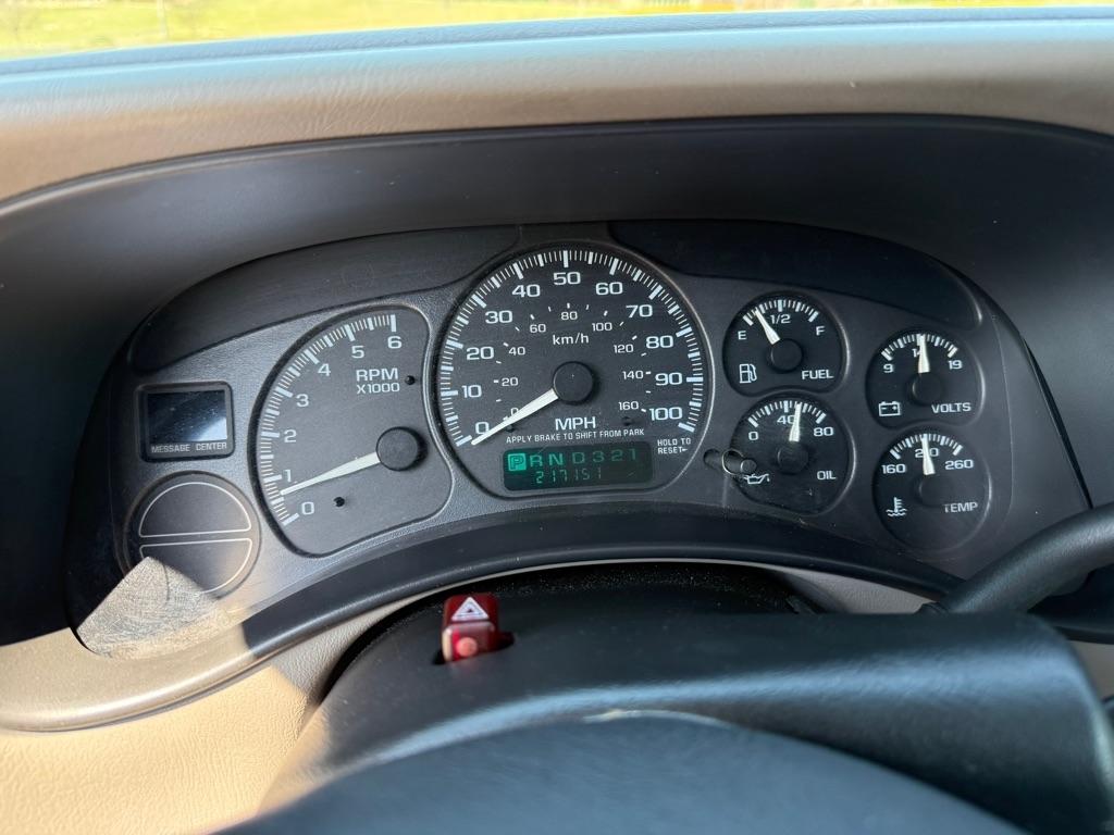 Chevrolet Suburban 1500 4WD 2002