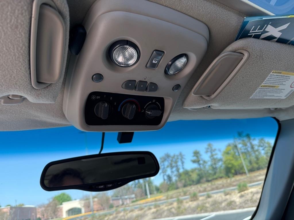 Chevrolet Suburban 1500 4WD 2002