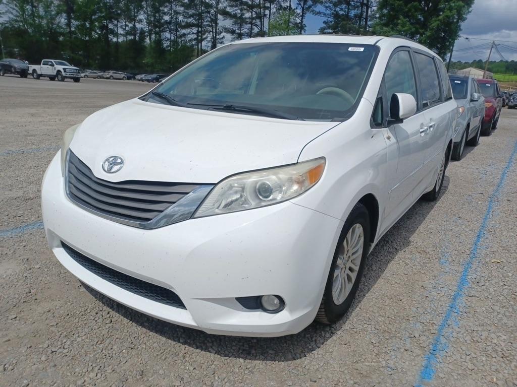 Toyota Sienna 5dr 8-Pass Van XLE Ltd FWD (Natl) 2011