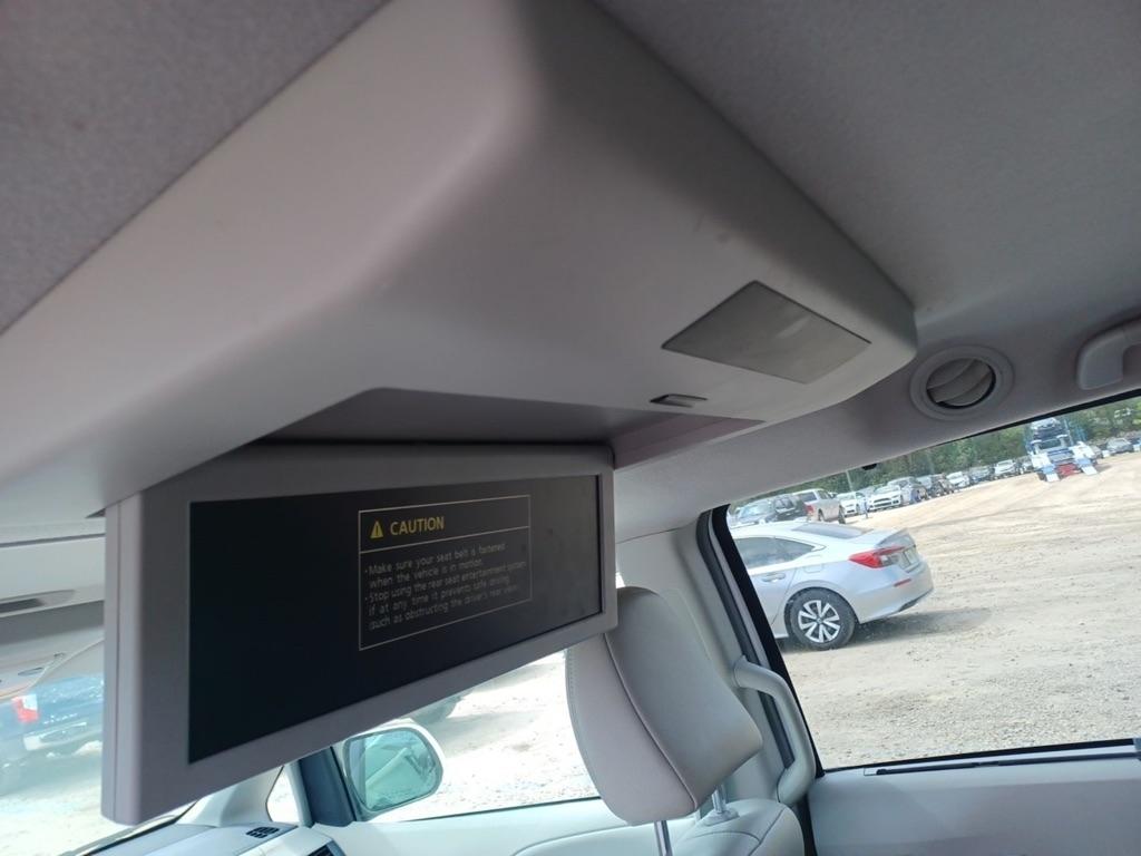 Toyota Sienna 5dr 8-Pass Van XLE Ltd FWD (Natl) 2011
