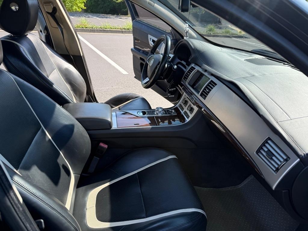 Jaguar XF-Series XF Portfolio 2012