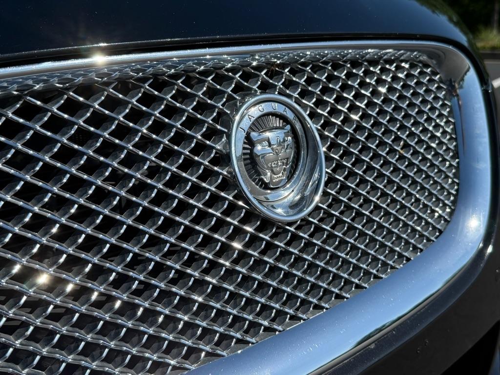 Jaguar XF-Series XF Portfolio 2012