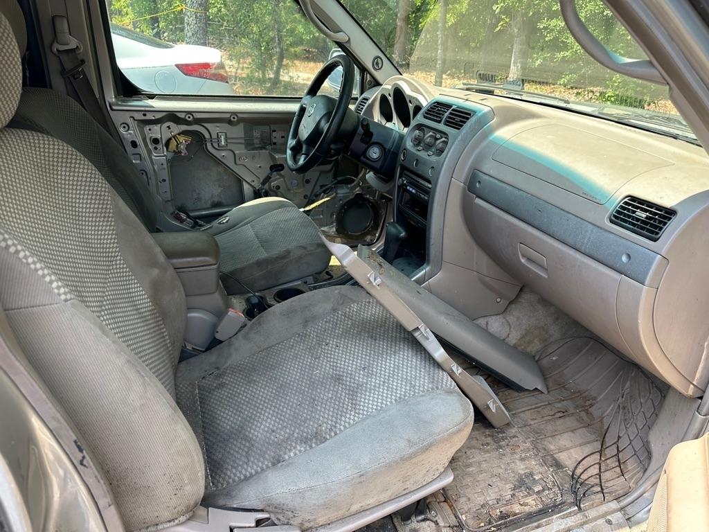 Nissan Frontier XE-V6 Crew Cab Long Bed 4WD 2002