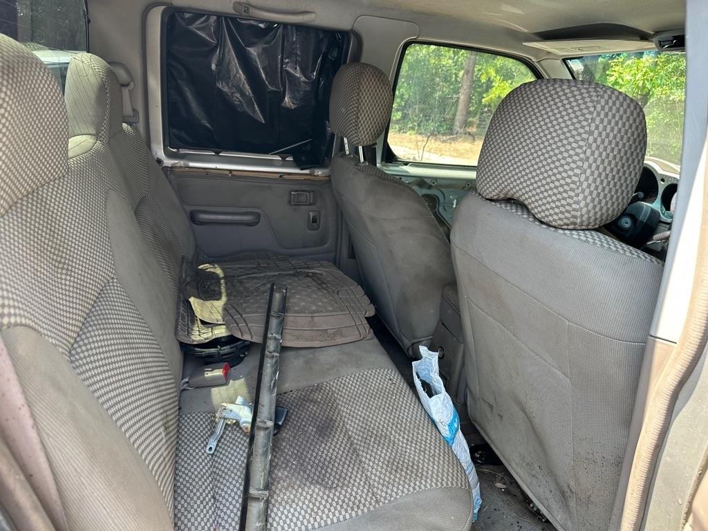 Nissan Frontier XE-V6 Crew Cab Long Bed 4WD 2002