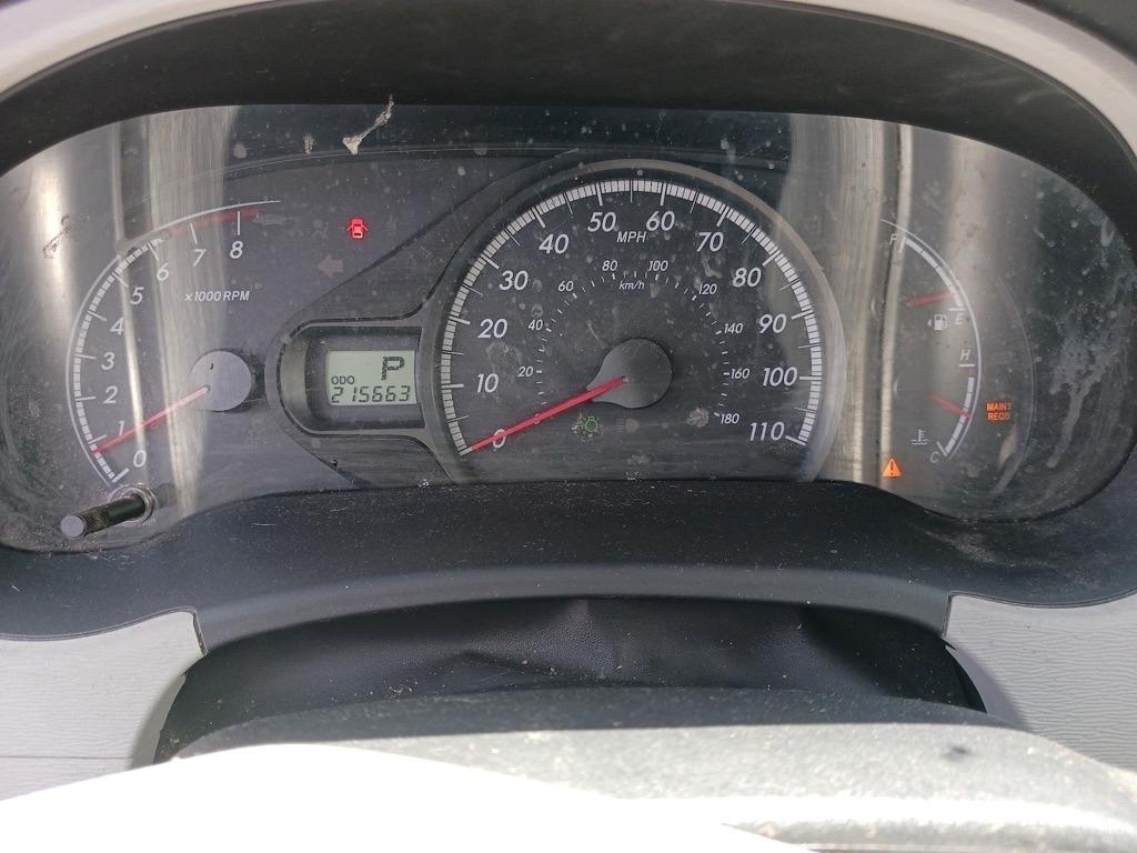 Toyota Sienna 5dr 7-Pass Van LE FWD (Natl) 2012