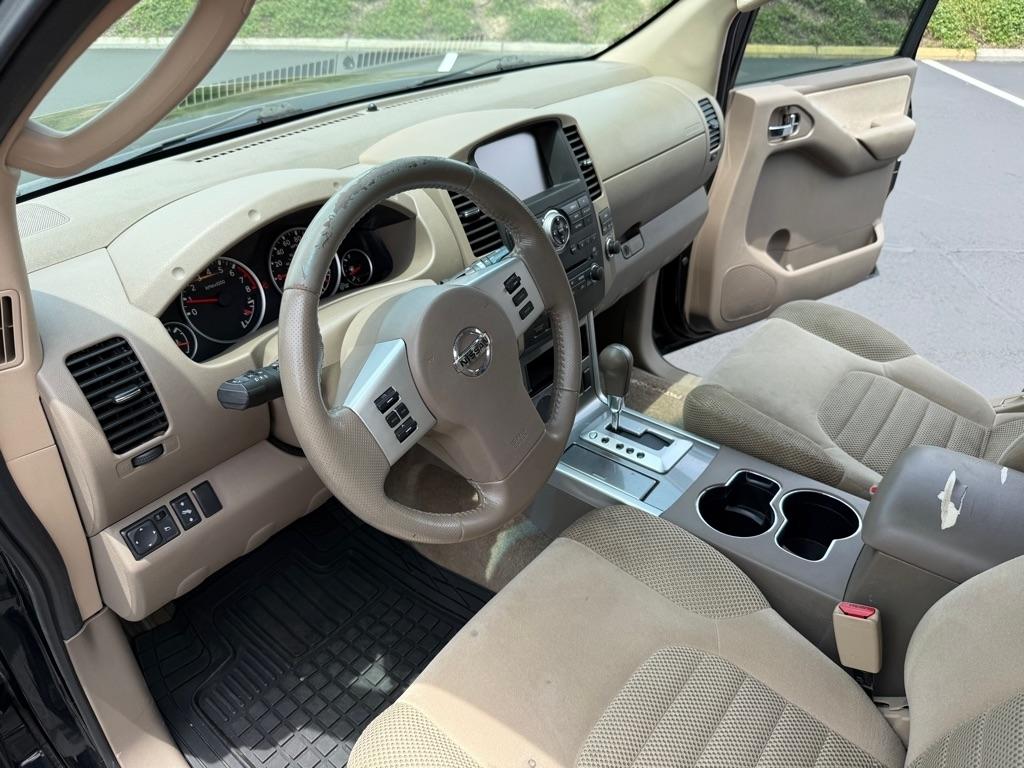 Nissan Pathfinder S 2WD 2012