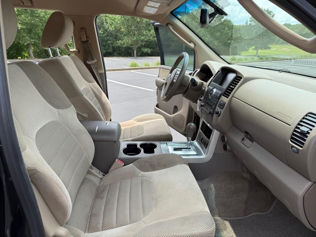 Nissan Pathfinder S 2WD 2012
