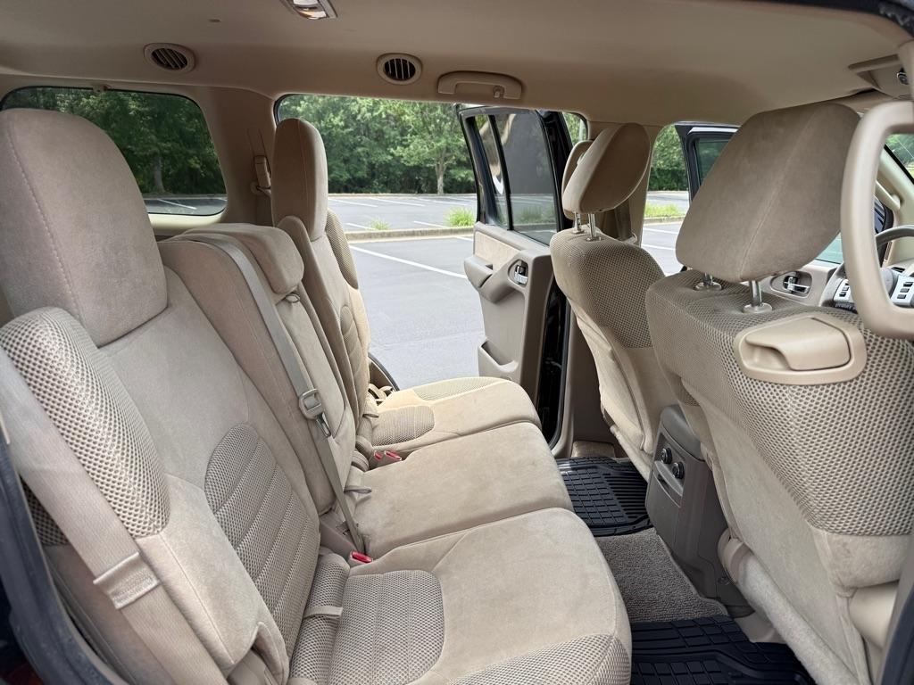 Nissan Pathfinder S 2WD 2012