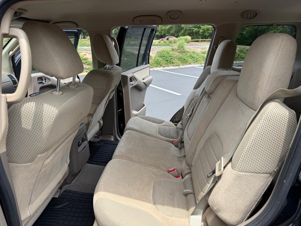Nissan Pathfinder S 2WD 2012